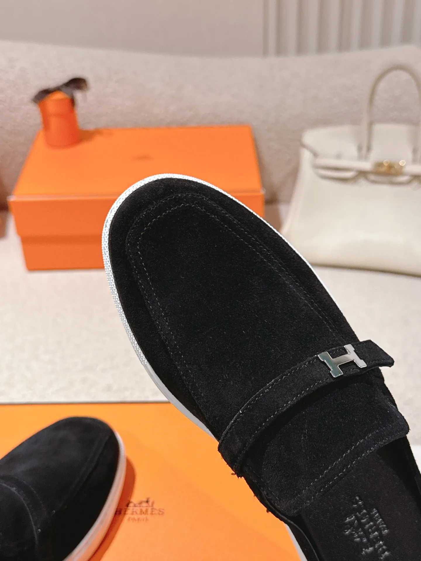 Men's men's shoes 💰560💰 Hermes 25ss new autumn and winter loafers, British retro design, classic and durable! Original reverse mold last, the ultimate 1:1 shape. Fabric: Cow suede/calfskin Lining: Imported sheepskin lining Outsole: Open-molded rubber sole Size: 35-45